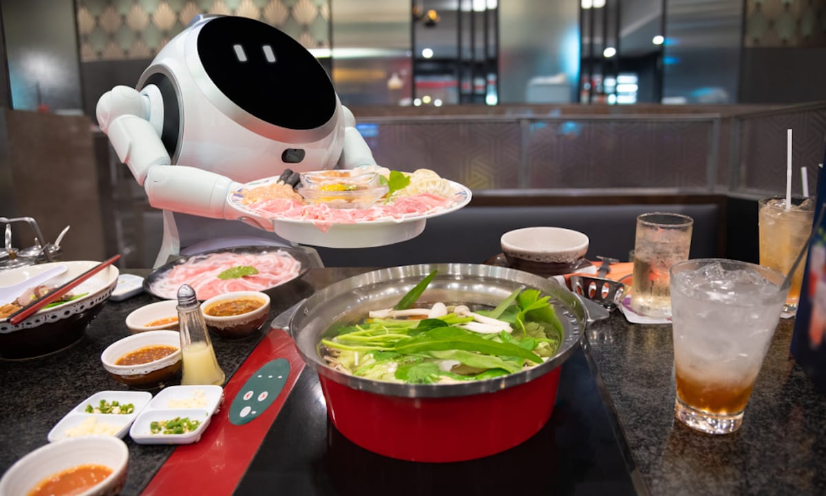 Use robots instead of waiters in restaurants